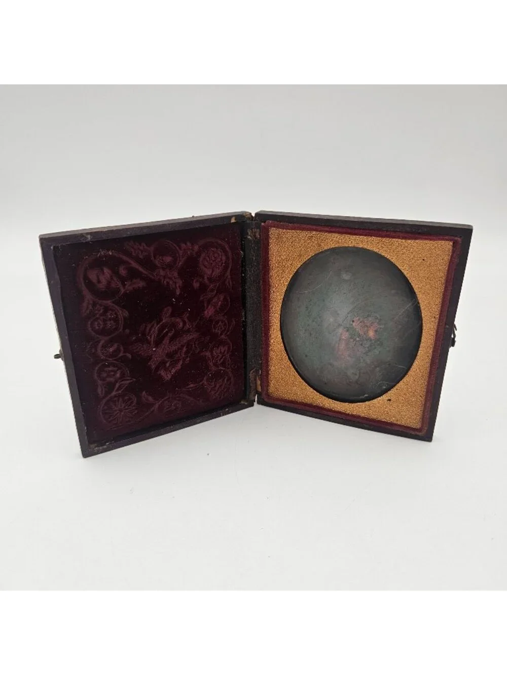Antique Leather Red Velvet Pheasant Scene Daguerreotype Case